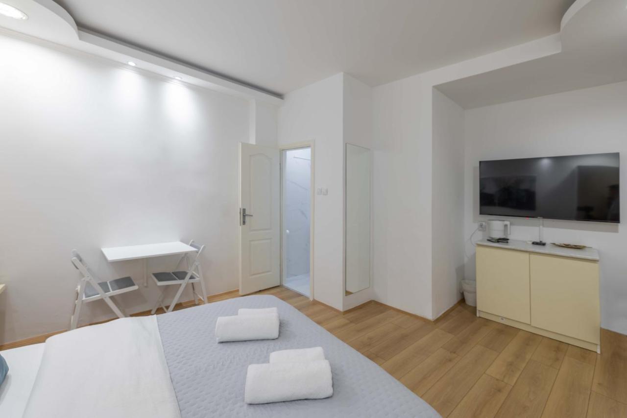 נובי סאד Old Town Rooms מראה חיצוני תמונה